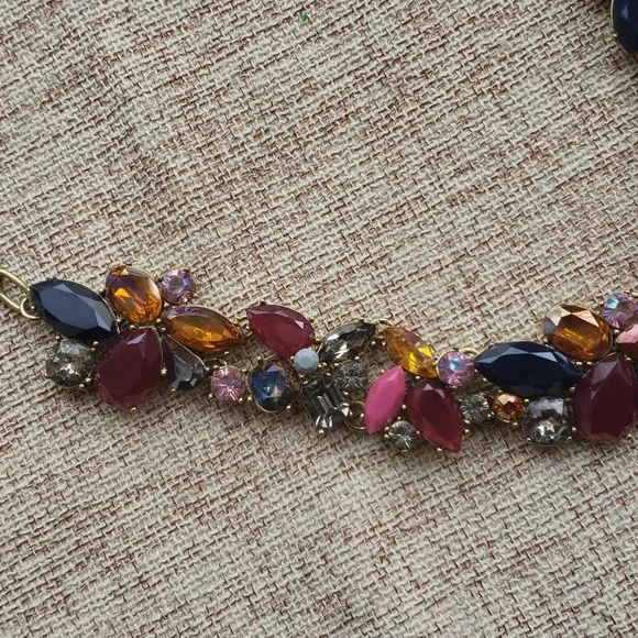 J.Crew Crystal Wreath Cluster Necklace NWT - Picture 4 of 7